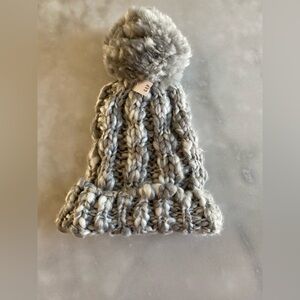 New! Gap knitted Pom gray beanie one size